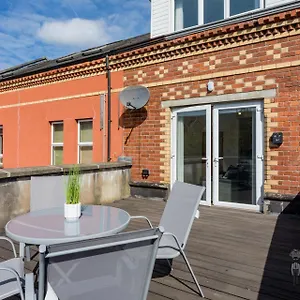 Attic Style 2 Bed Duplex With Rooftop Patio Apartment